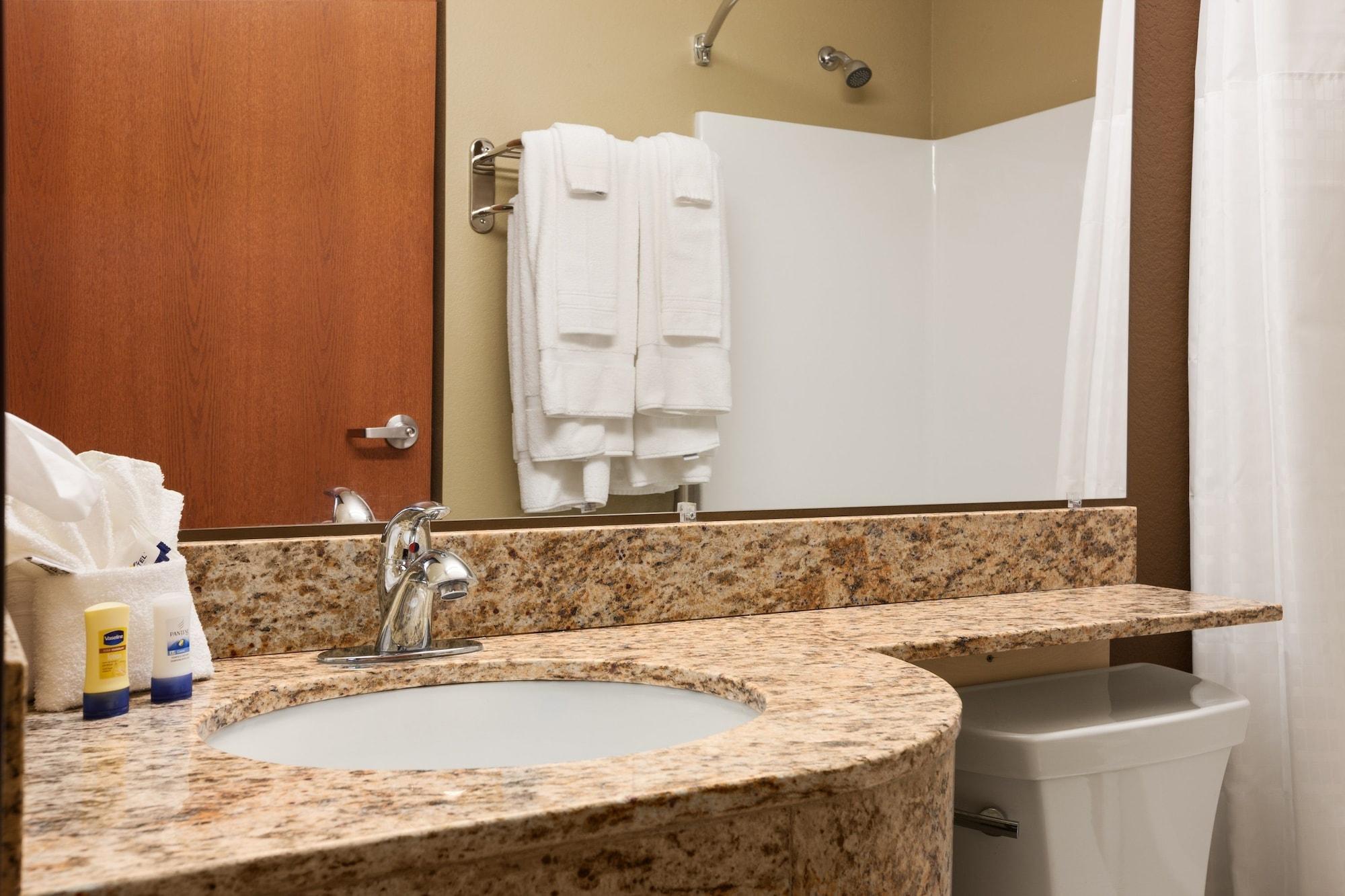 Microtel Inn & Suites Kenedy Екстериор снимка