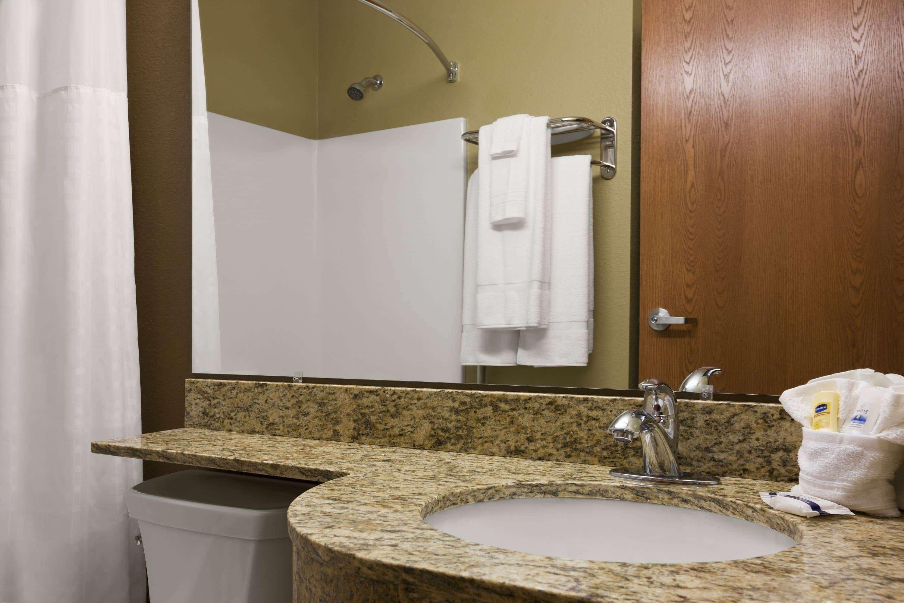 Microtel Inn & Suites Kenedy Екстериор снимка