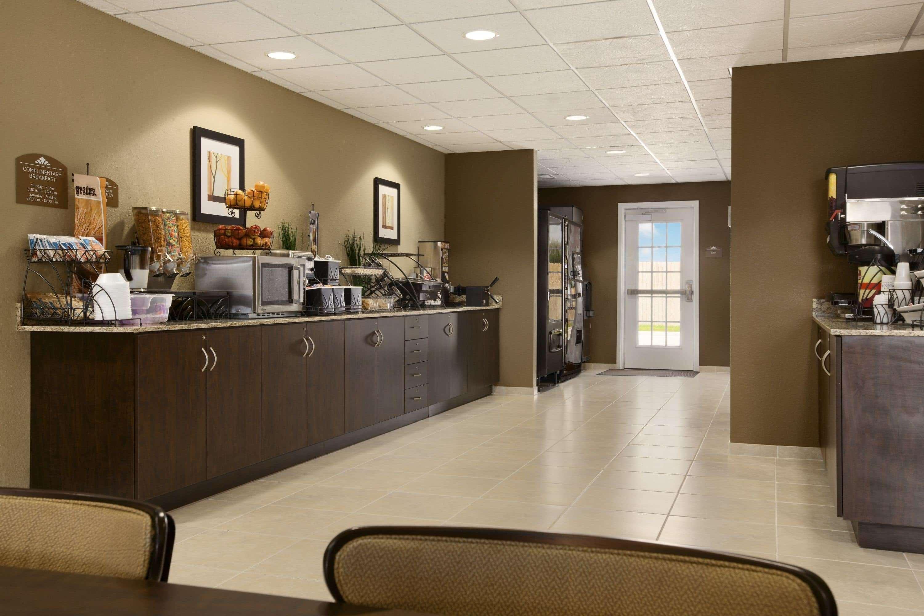 Microtel Inn & Suites Kenedy Екстериор снимка