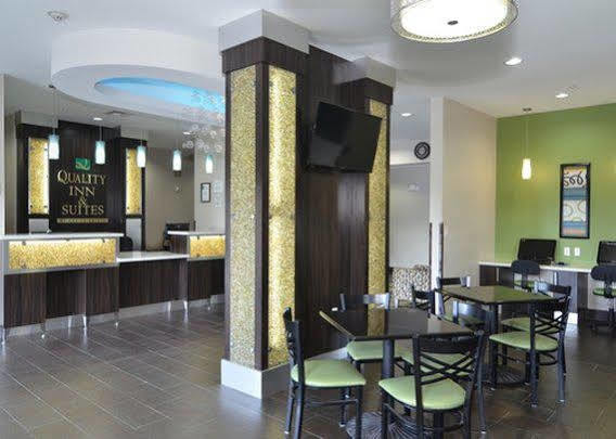 Microtel Inn & Suites Kenedy Екстериор снимка